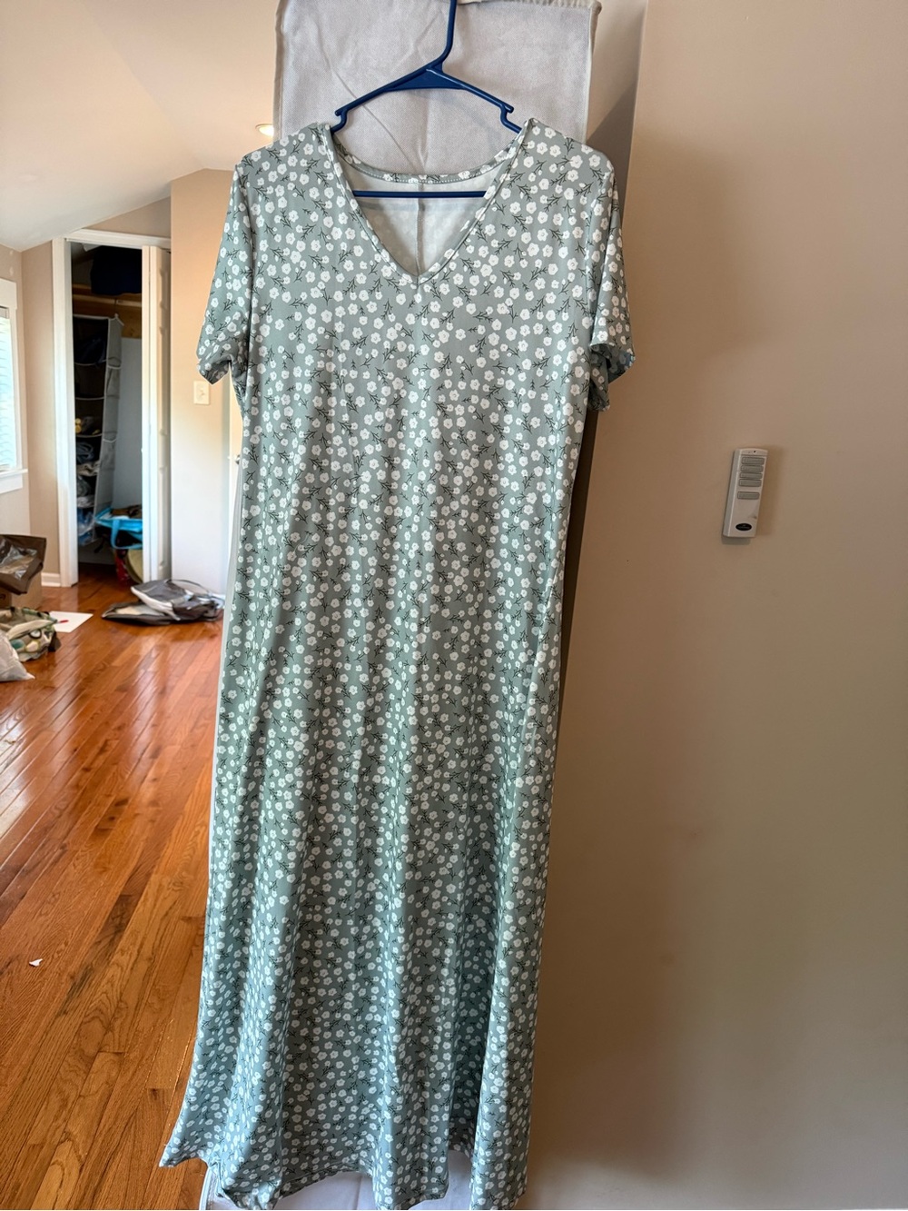 Source Unknown Sage Green Floral V-Neck Maxi Dress